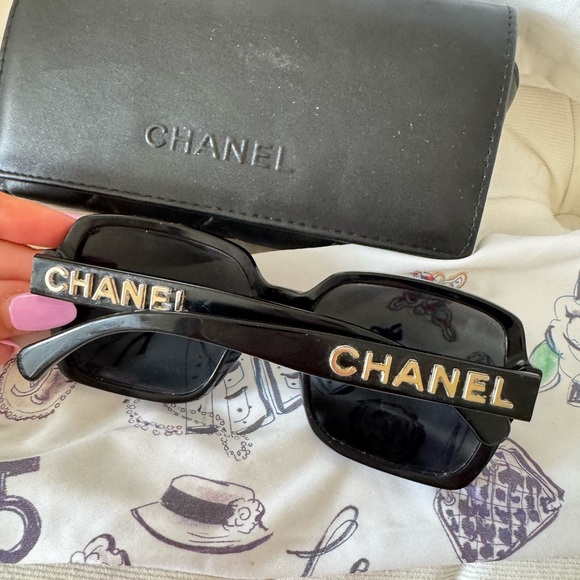 CHANEL Black Square Frame Sunglasses with Gold Logo main image 10